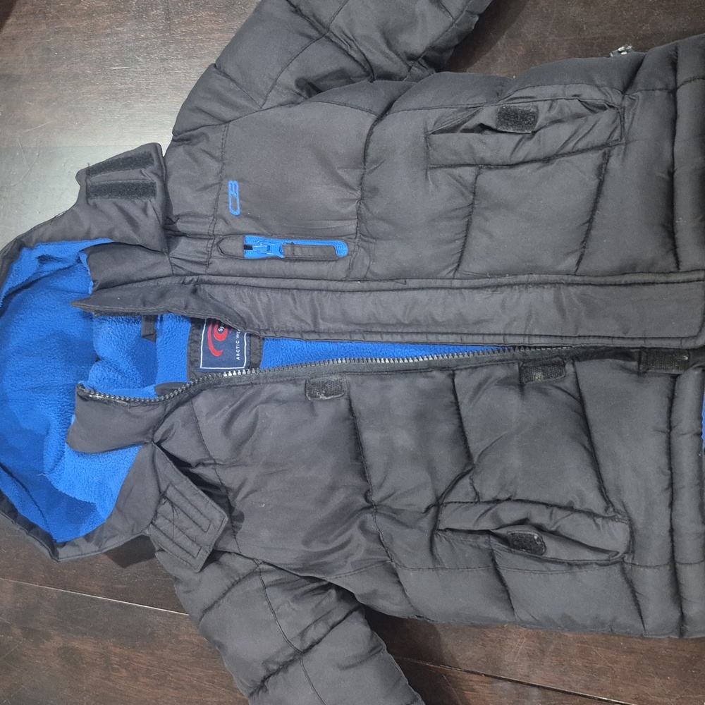 CB sport boys coat size 4t- used but perfectly wearable condition